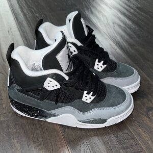 Jordan 4 Retro Fear Black/White Sneakers